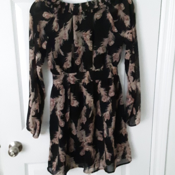 Long selves dress - Picture 2 of 2